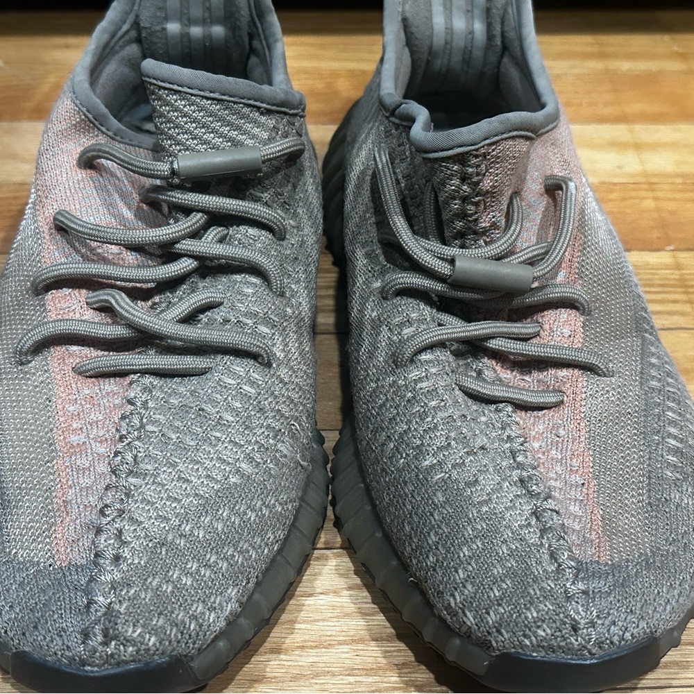 Adidas Yeezy Boost 350
Sand Taupe color
Men’s Size 8 - Picture 5 of 6